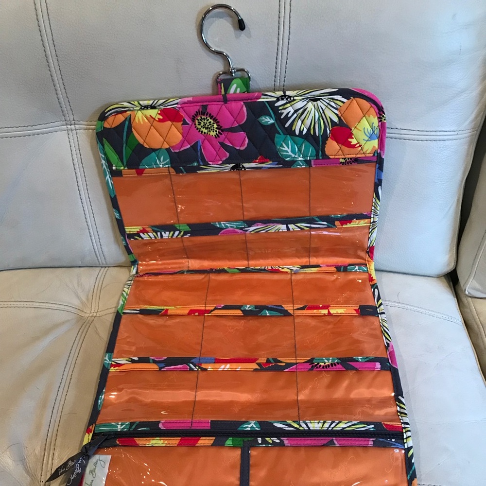 Vera Bradley jewelry organizer in jazzy blooms